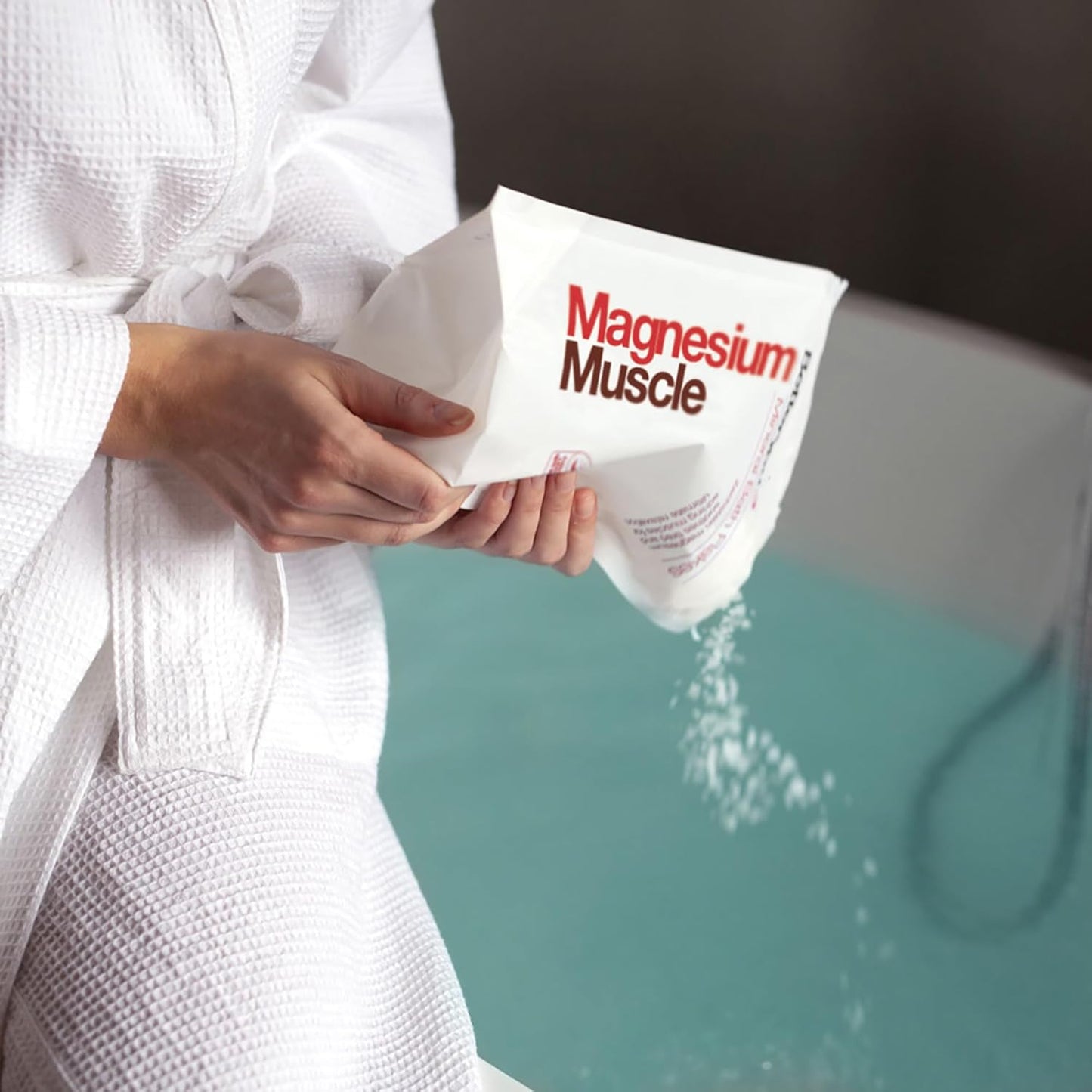 BetterYou Magnesium Muscle Bath Flakes - Mineral Bath Salts For Muscle Recovery - Post-Workout Soak For Sore Muscles - Natural Magnesium - 2.3 lb
