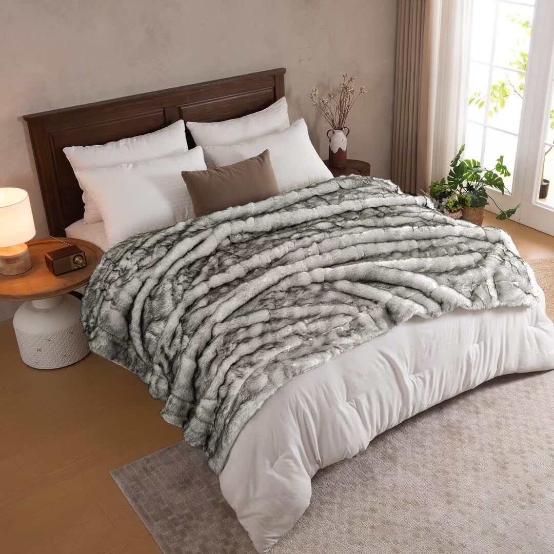 HOMFINE Luxury Faux Fur Blanket - Super Thick Warm Long Fluff Fuzzy Throw Blanket for Bed, Sofa, Couch, Home Decor with Soft Cozy Plush Velvet Back, 60"x80", Off-White with Grey