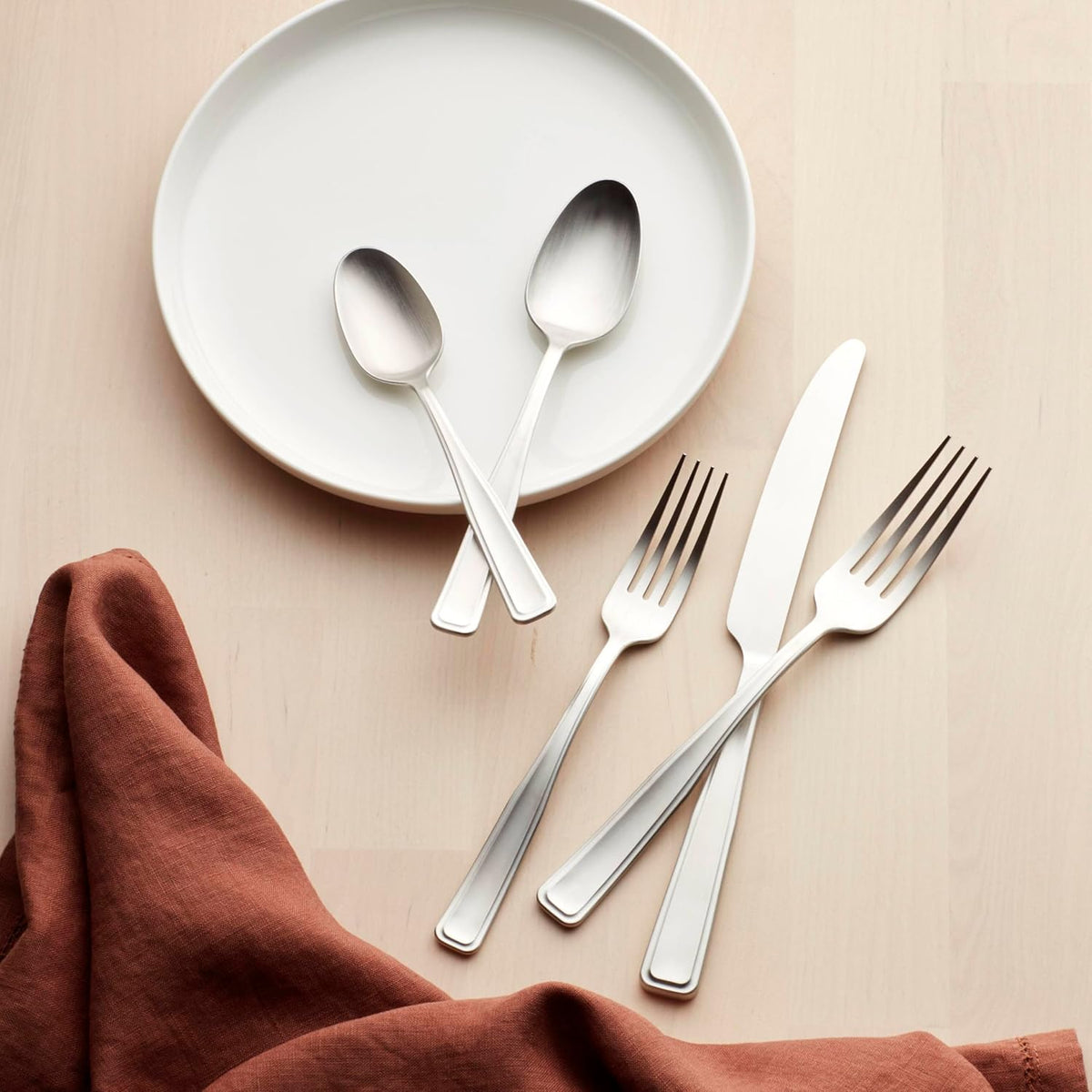 Oneida 896756 Reid Satin 20 Piece Flatware Set
