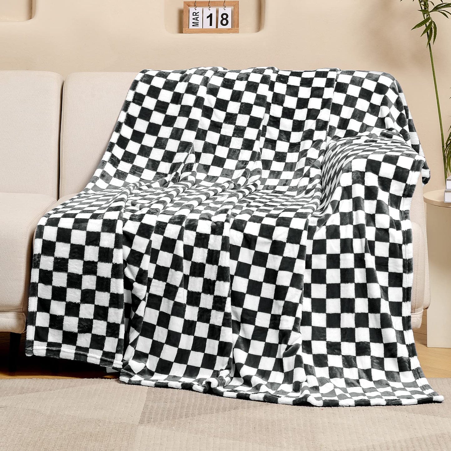 FY FIBER HOUSE Black and White Checkered Throw Blanket for Couch Soft Cozy Checker Blankets, 50"x60"