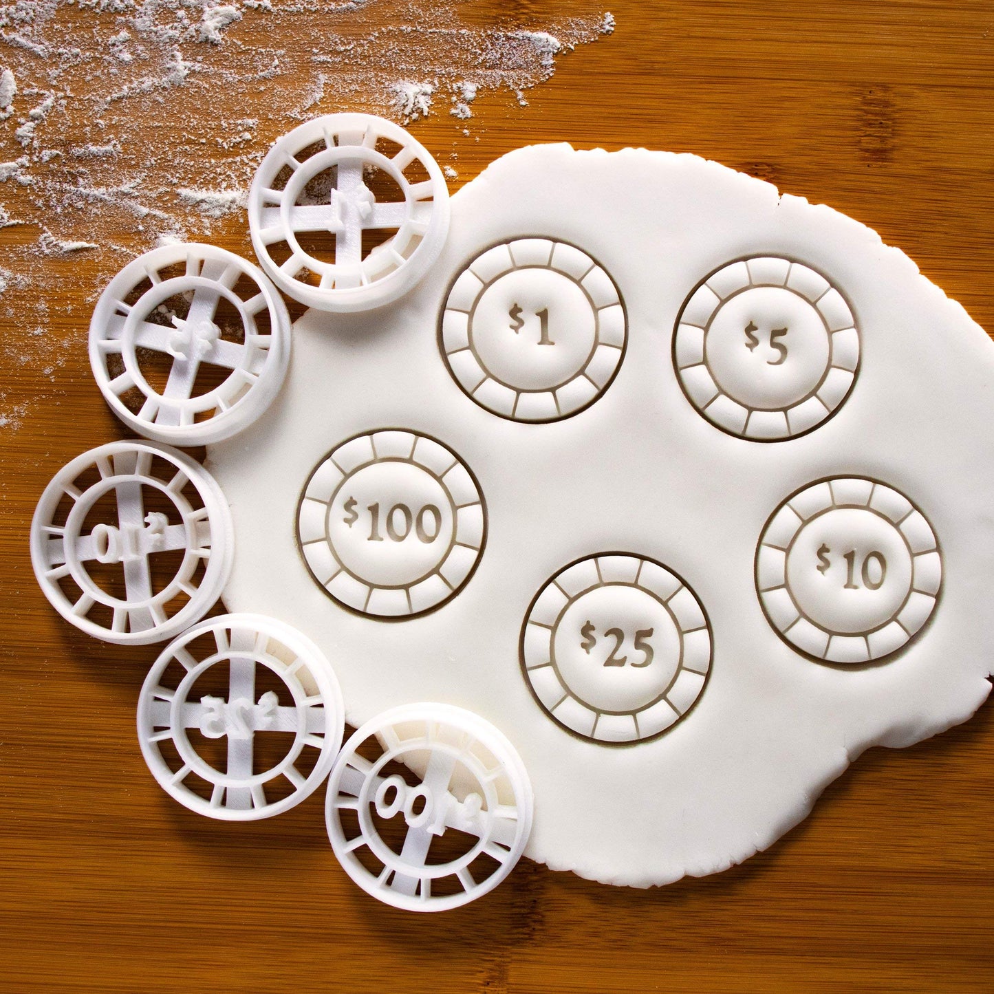 Set of 5 Poker Chip cookie cutters (Designs: Value 1, 5, 10, 25, and 100), 5 pieces - Bakerlogy