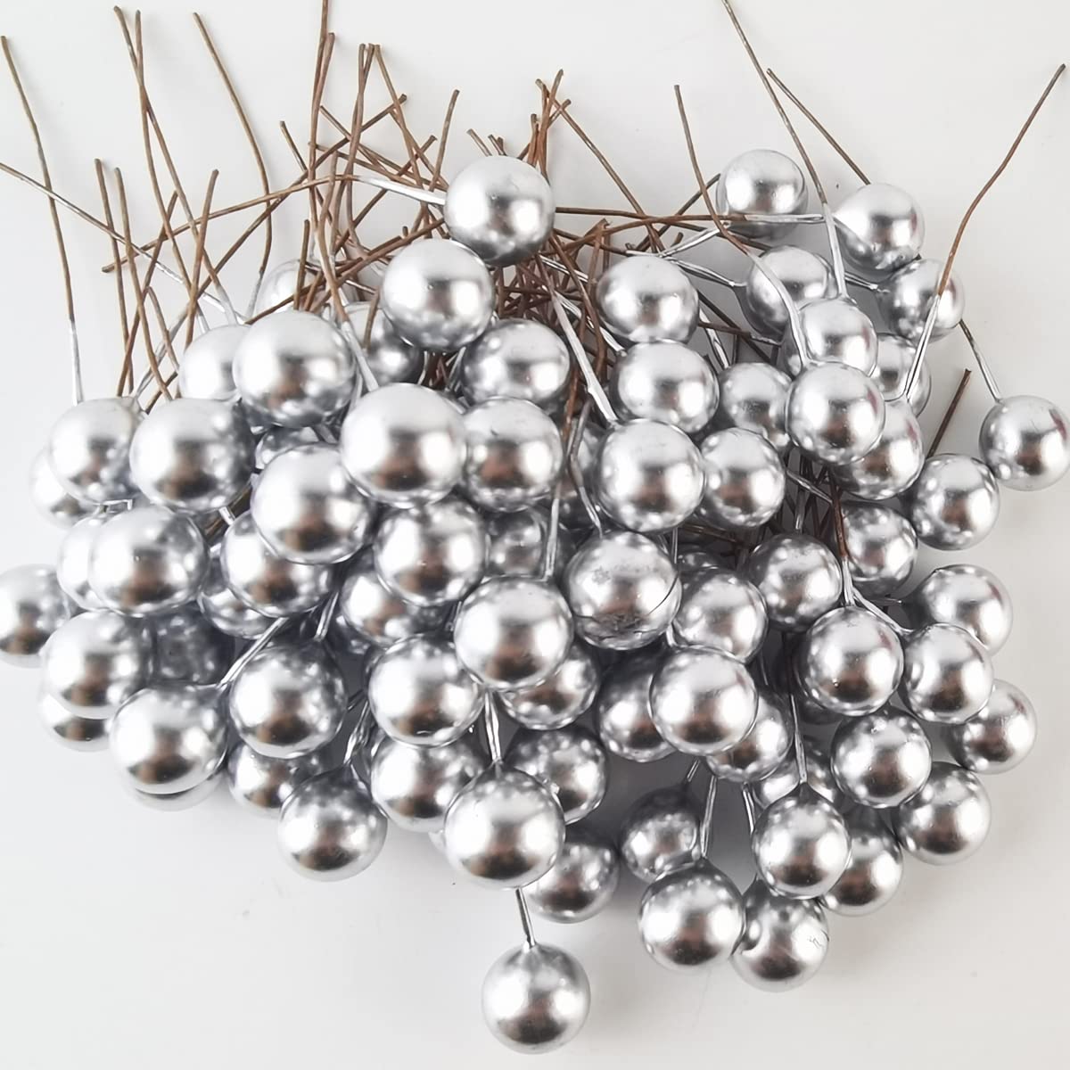 GXXMEI 300PCS Artificial Holly Berries, Mini 10 mm Fake Berries Decor on Wire for Christmas Tree Decorations Flower Wreath DIY Craft Use (Red+Gold+Silver)
