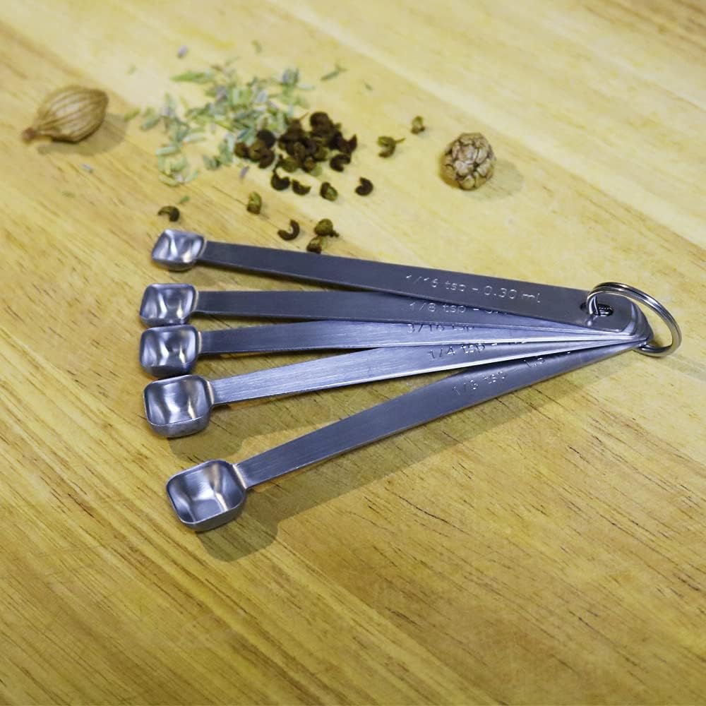 Mini Square Bowl Measuring Spoons Set, Small Stainless Steel Teaspoon for Cooking and Baking, Suitable for Small Amount of Dry or Liquid Ingredients and Spices (1/3, 1/4, 3/16, 1/8, 1/16 tsp)