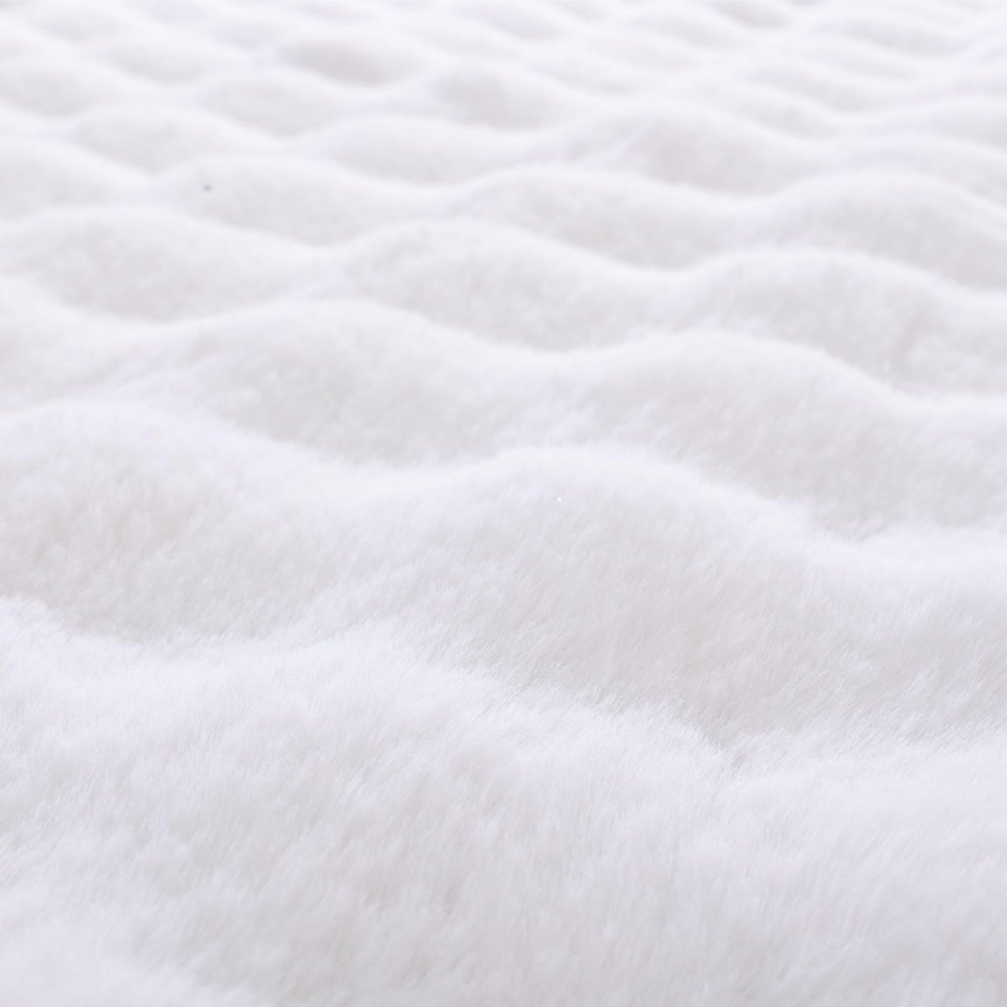 Cuddleux Cozy Fluffy Plush Faux Fur Blanket White 50x60 Inch Super Soft Fuzzy Thick Throw Blanket for Sofa Couch Bed
