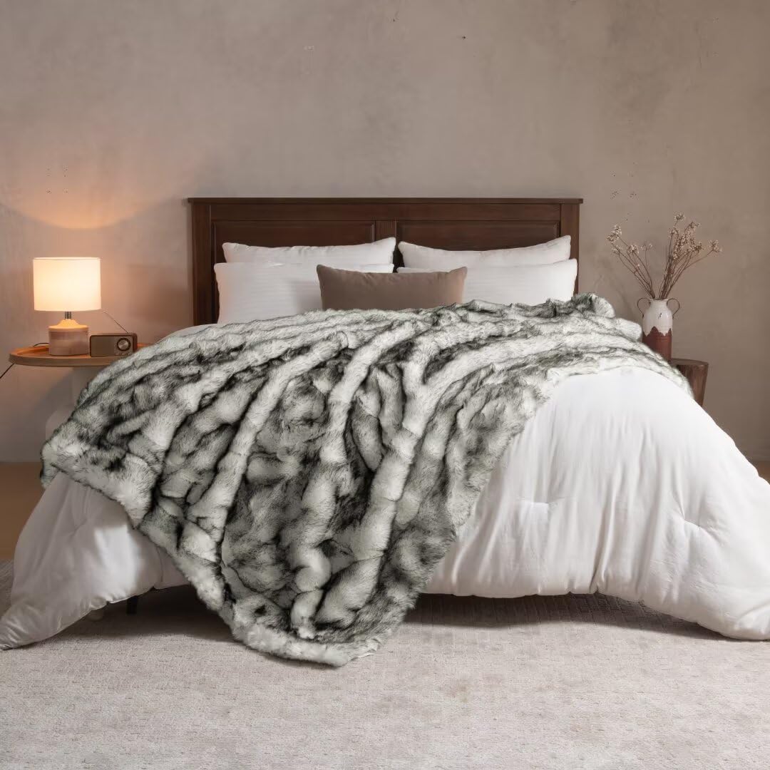 HOMFINE Luxury Faux Fur Blanket - Super Thick Warm Long Fluff Fuzzy Throw Blanket for Bed, Sofa, Couch, Home Decor with Soft Cozy Plush Velvet Back, 60"x80", Off-White with Grey