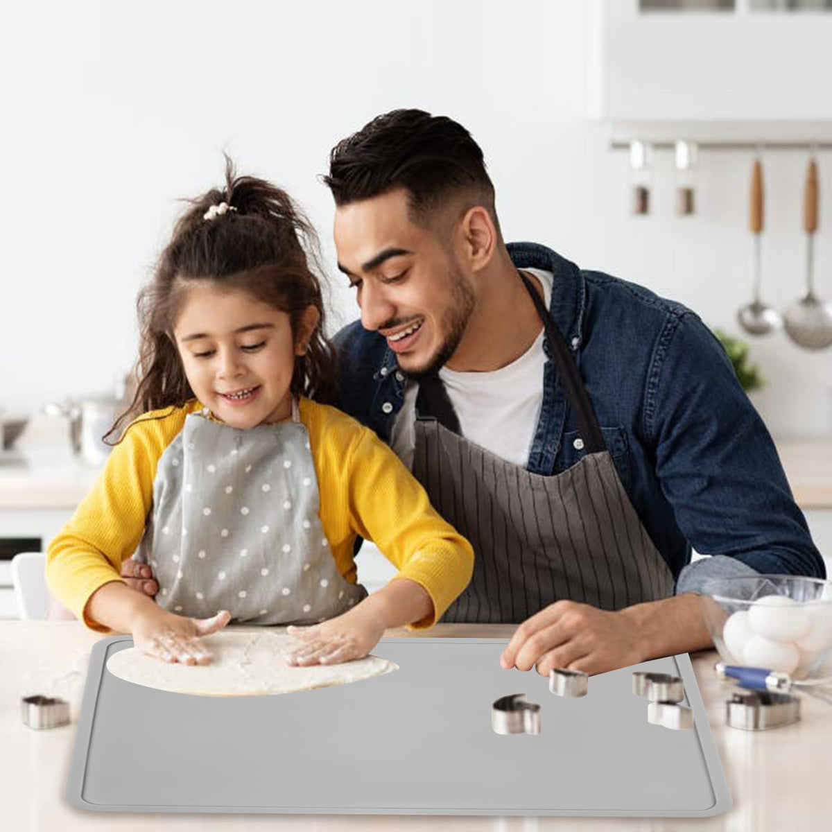 Silicone Placemats with Raised Edges for Kids, Kids Placemat for Dining Table, Silicone Table Mat Portable Reusable Non-Slip Mats for Kids Toddler Children (Grey)
