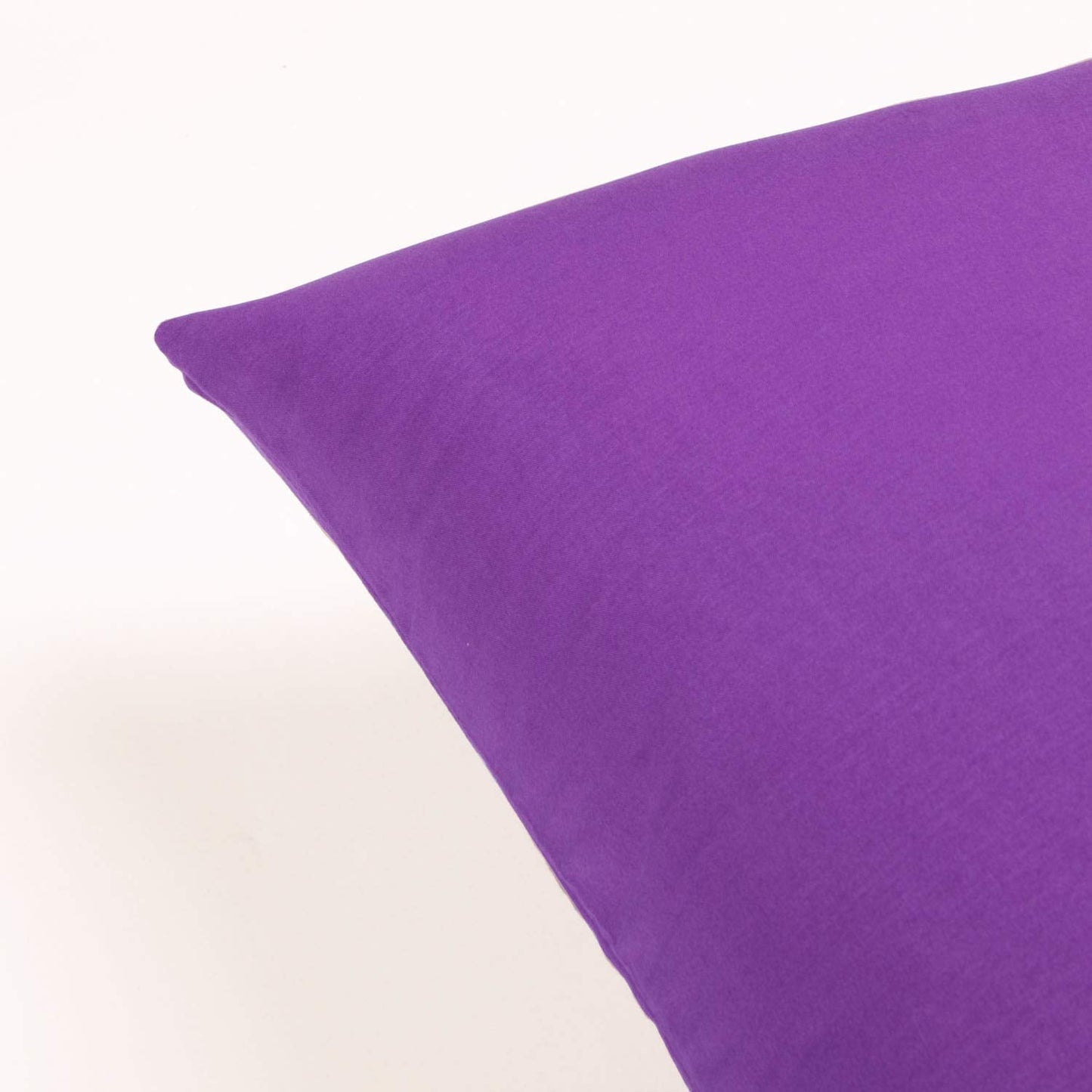 FLXXIE Microfiber Pillow Cases Queen Size Set of 2, Soft Pillowcases with Envelope Closure, Wrinkle Resistant Pillow Covers, 20x30, Purple
