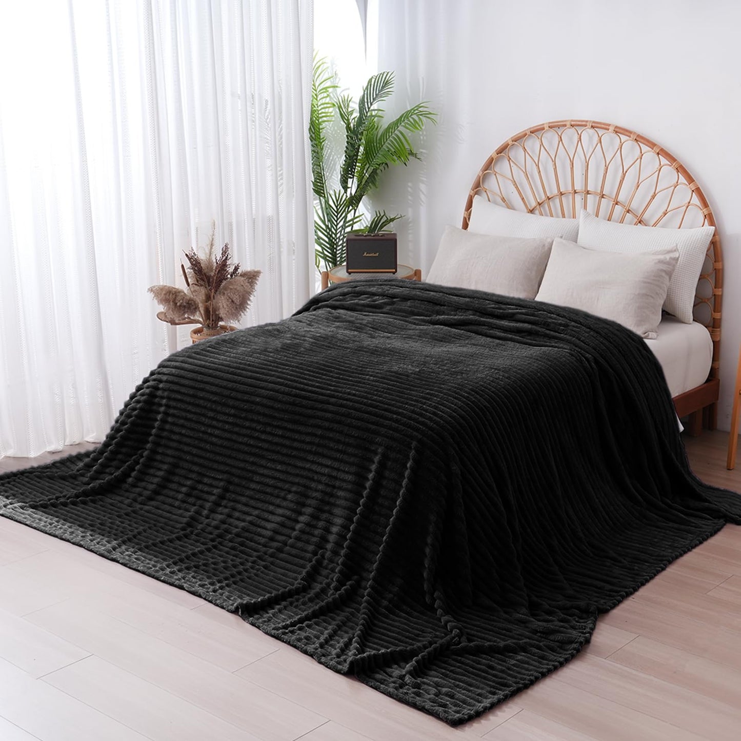 Vessia Oversized King Size Black Blanket 10x10, Large Solid Stripe Blanket for Family and Friends, Suitable for Couch, Sofa, Bed, Warm and Soft Home Decor for All Seasons(120x120 inches)