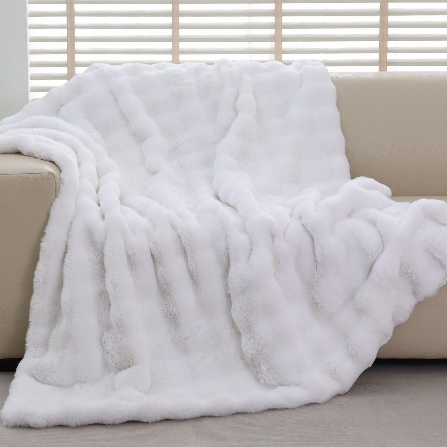 Cuddleux Cozy Fluffy Plush Faux Fur Blanket White 50x60 Inch Super Soft Fuzzy Thick Throw Blanket for Sofa Couch Bed