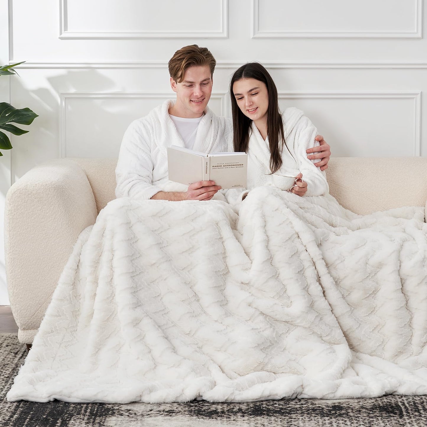 Cozy Bliss Faux Fur Throw Blanket for Couch - Ultra Soft Fuzzy Cozy Throw Gift Blankets for Women,Cream White Boho Blanket for Sofa Bedroom Living Room.50 * 60 Inches