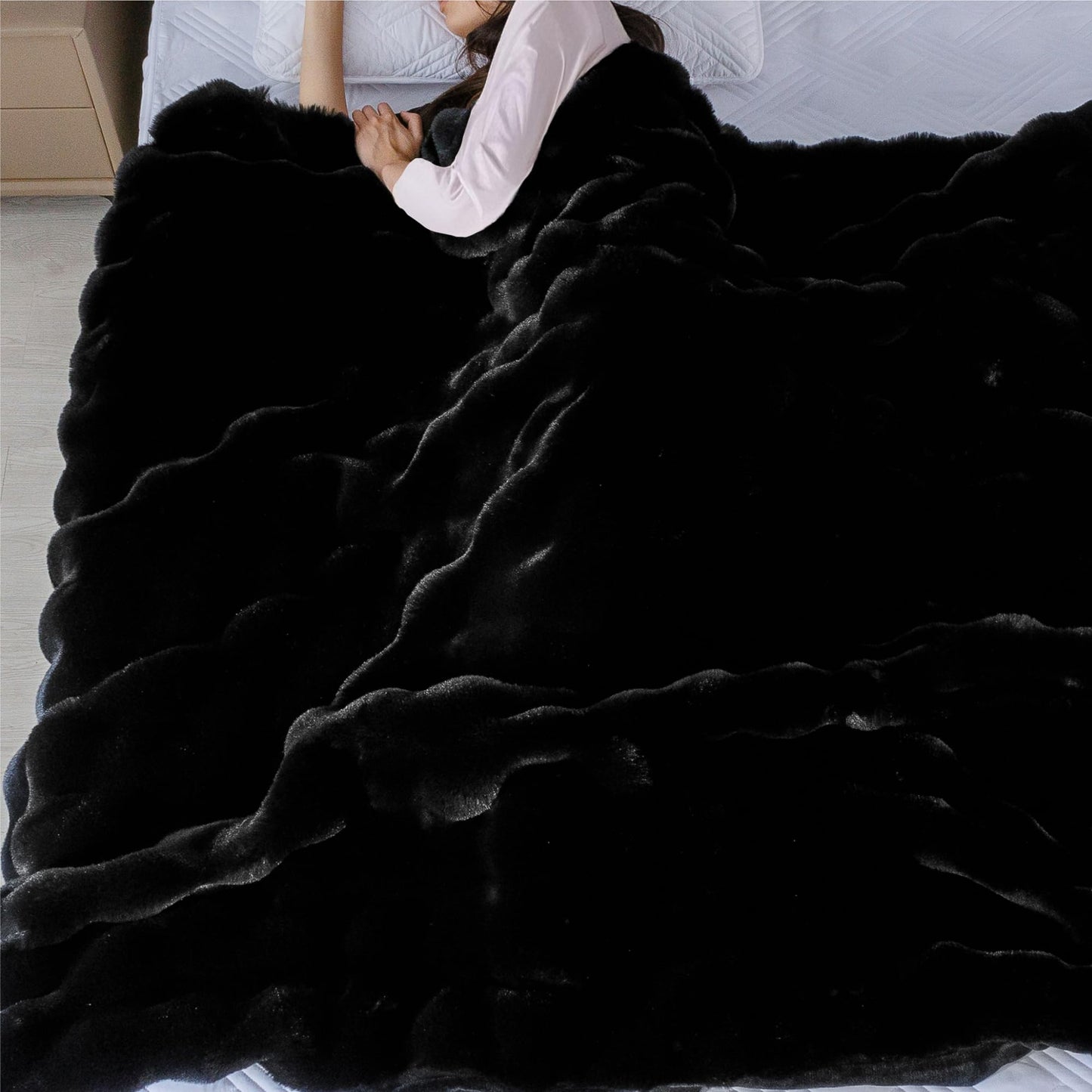 BlanketSolution Black Faux Fur Thick Bed Soft Throw Blanket 60X80 for Couch Living Room Fluffy Bubble Faux Rabbit Fur Blanket Warm Bunny Blanket Home Decor 860 GSM