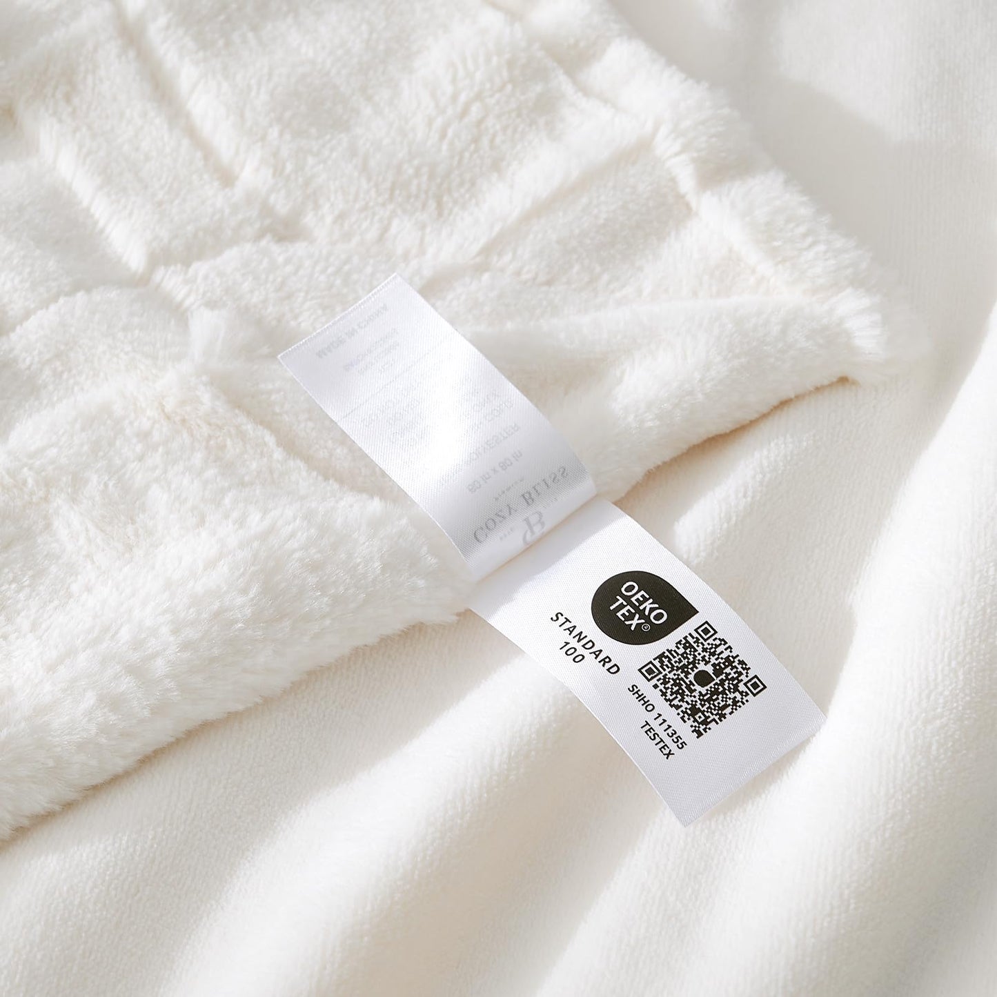 Cozy Bliss Checkered White Faux Rabbit Fur Throw Blanket, Soft Fuzzy Fluffy Minky Cream Furry Blankets for Couch, Bed (50 * 60 Inches Ivory)