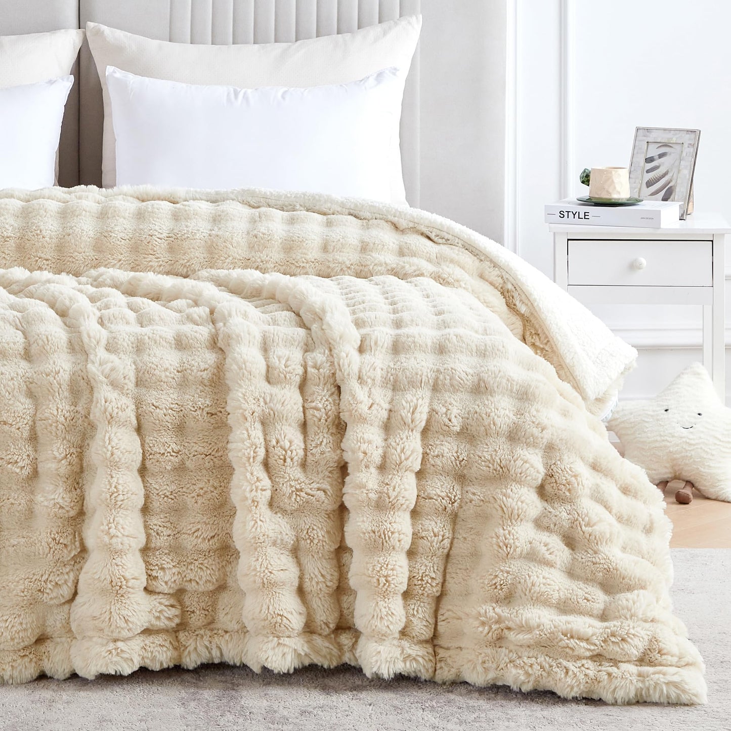 Serenhom 50x60 Inches Ultra-Soft Fuzzy Faux Fur Plush Throw Blanket - Thick, Warm Sherpa for Couch, Sofa, Bedroom, Camping - Decorative Blanket for Cozy Warmth, Bubble Khaki