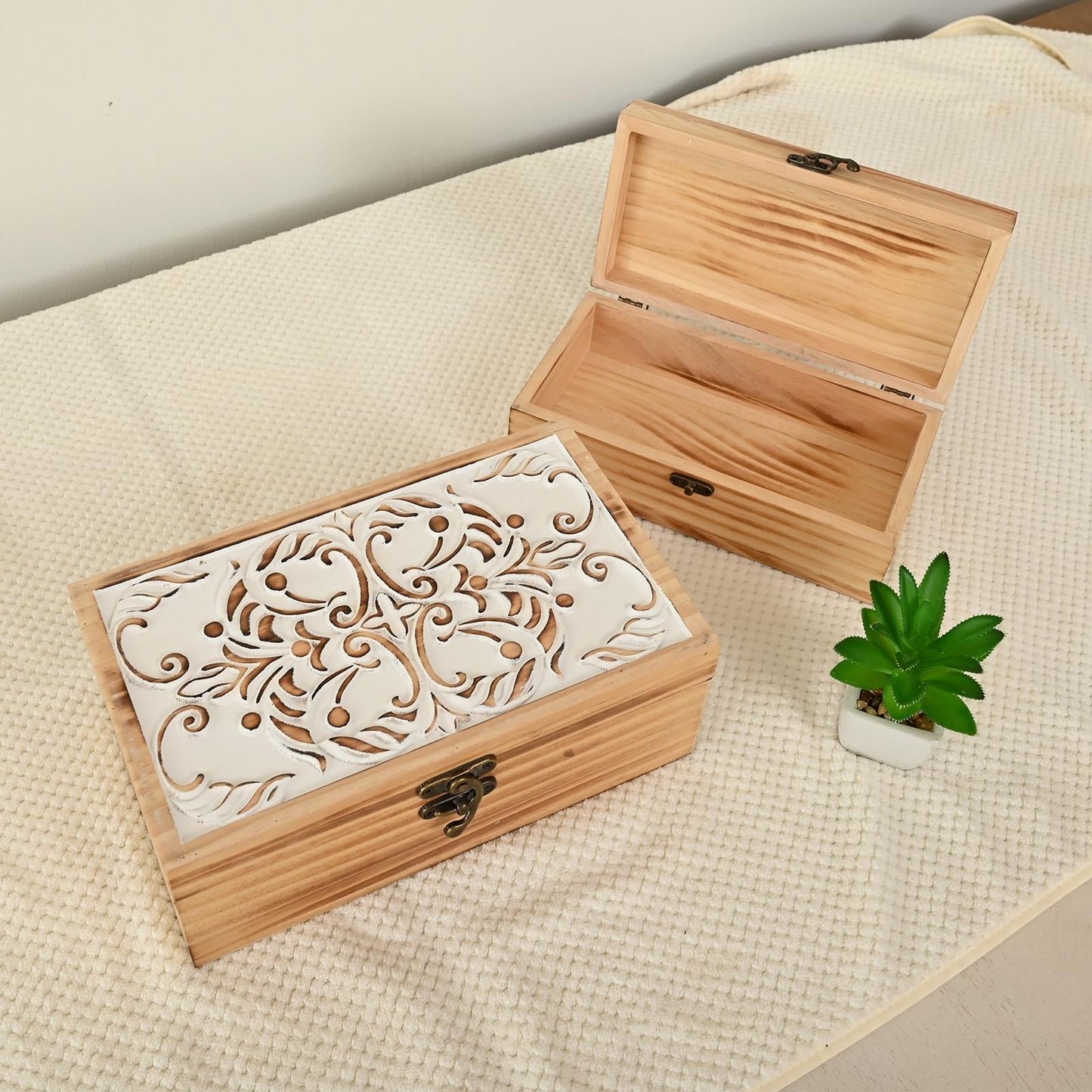 DECOR4SEASON Wooden Box Set of 2 - Rustic Farmhouse Decorative Boxes with Hinged Lid and Carved Design