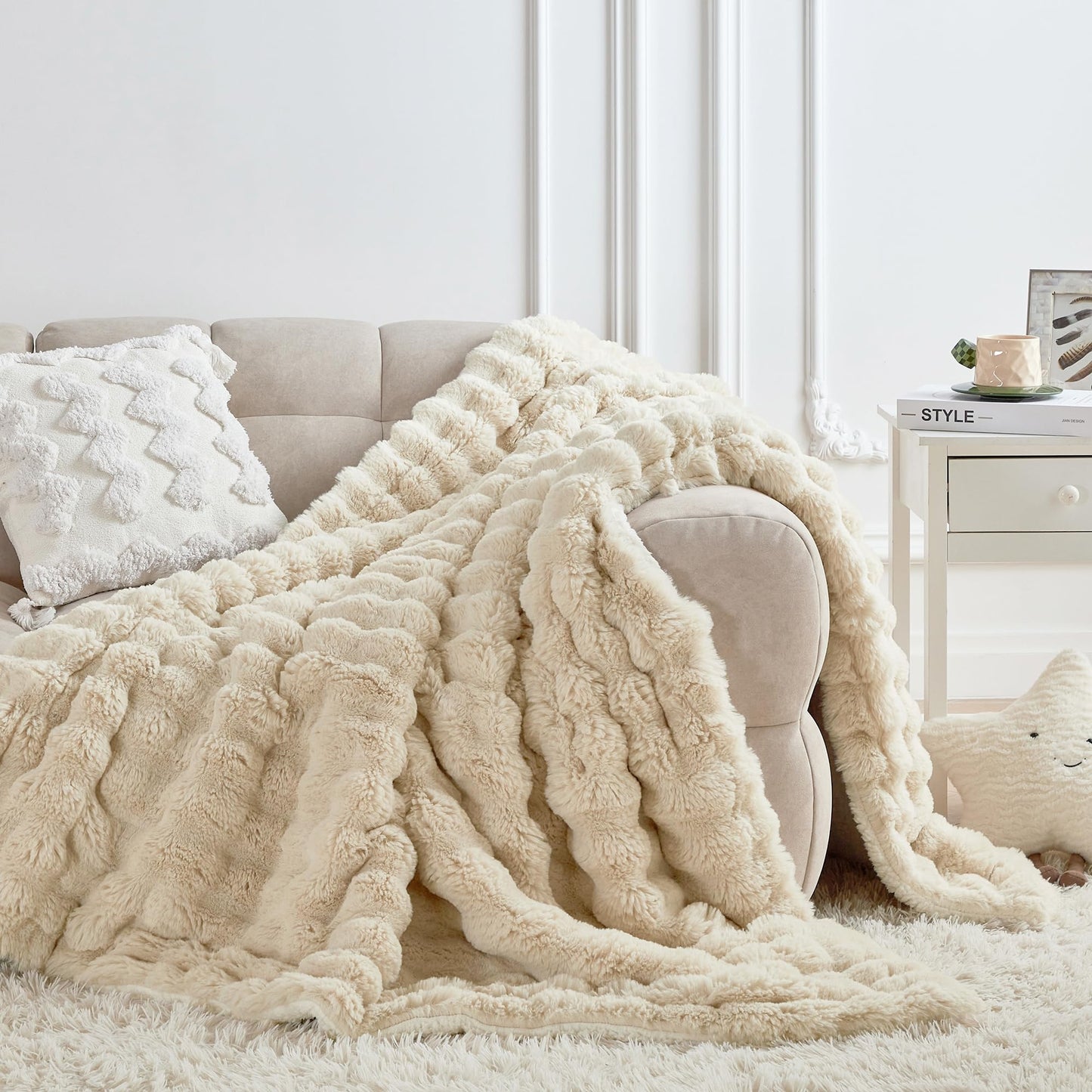Serenhom 50x60 Inches Ultra-Soft Fuzzy Faux Fur Plush Throw Blanket - Thick, Warm Sherpa for Couch, Sofa, Bedroom, Camping - Decorative Blanket for Cozy Warmth, Bubble Khaki