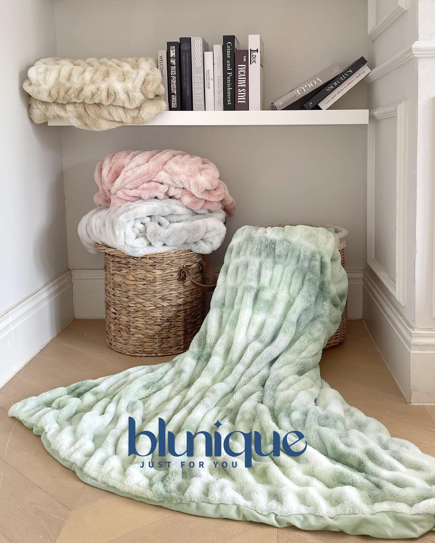 blunique Faux Fur Blanket, Twin Size Oversized Throw Blanket for Couch, Fluffy Blanket with Stretch Ruched Design, Ultra Soft Giftable Home Decor, 60x80 inches, Tie-Dyed in Sage Green