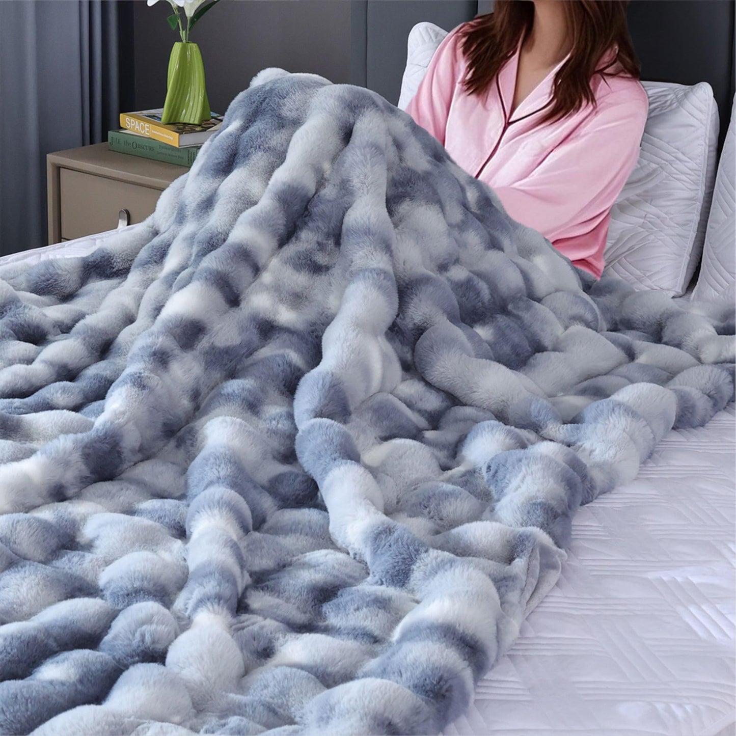 BlanketSolution Faux Fur Soft Fluffy Tie-dye Blue Throw Blanket for Living Room Bedroom Couch 60X80 Fuzzy Bubble Thick Throw Blanket Decorative Blanket Home Decor 860 GSM