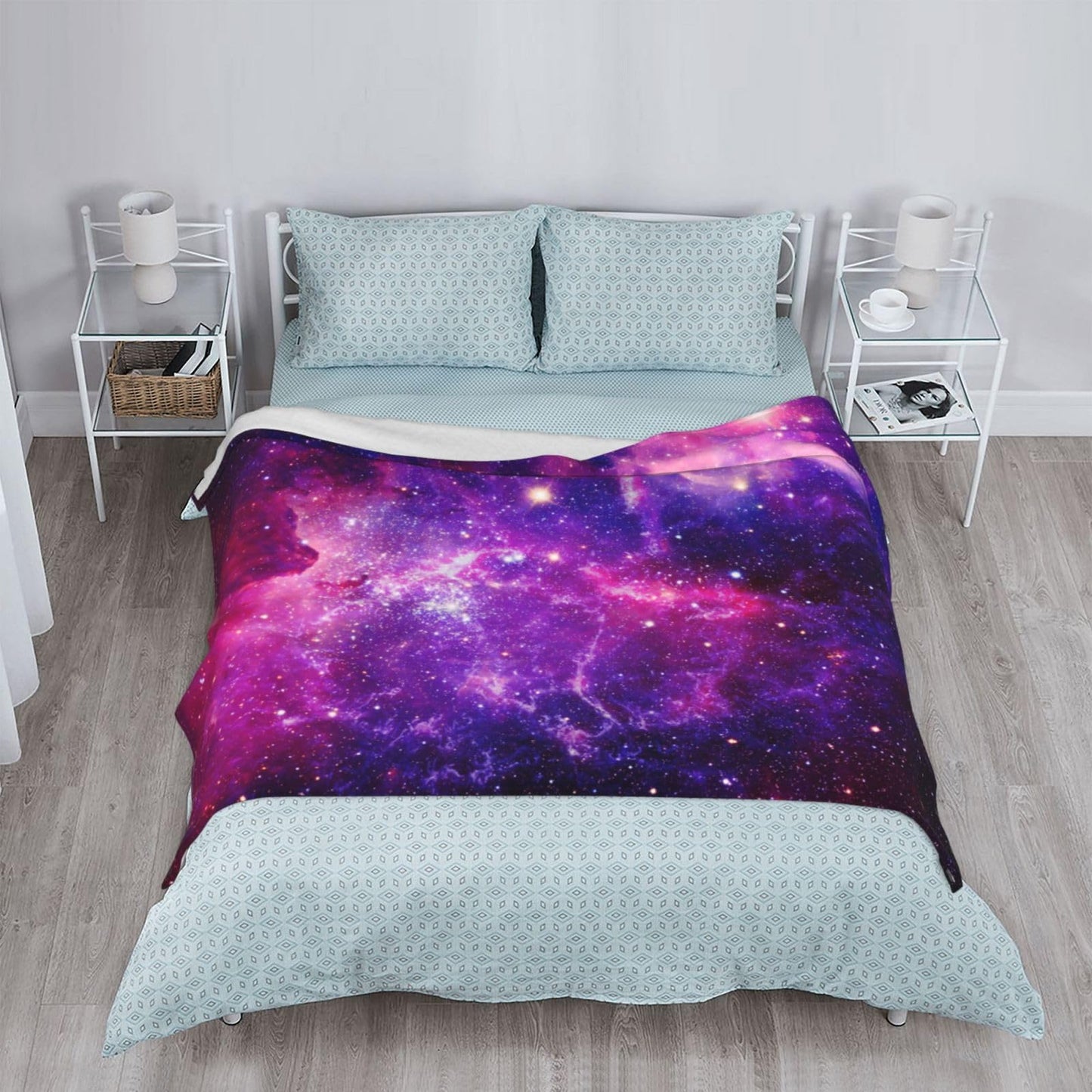 Jbofyee Bursting Galaxy Throw Blankets All Season Ultra Soft Warm Fleece Blanket for Home Bed Sofa Couch Chair Outdoor Travel Camping 60x50 Inch