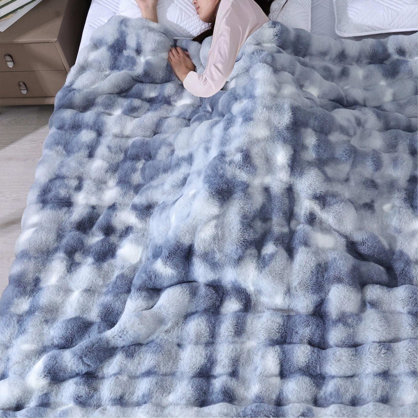 BlanketSolution Faux Fur Soft Fluffy Tie-dye Blue Throw Blanket for Living Room Bedroom Couch 60X80 Fuzzy Bubble Thick Throw Blanket Decorative Blanket Home Decor 860 GSM