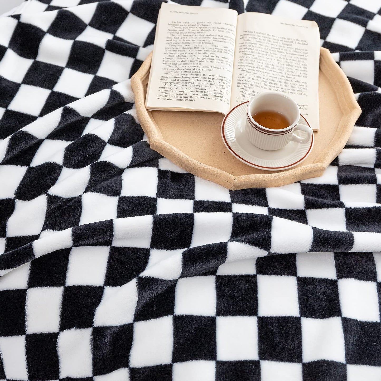 LOMAO Throw Blankets Flannel Blanket with Checkerboard Grid Pattern Soft Throw Blanket for Couch, Bed, Sofa Luxurious Warm and Cozy for All Seasons (Black, 40"x50")