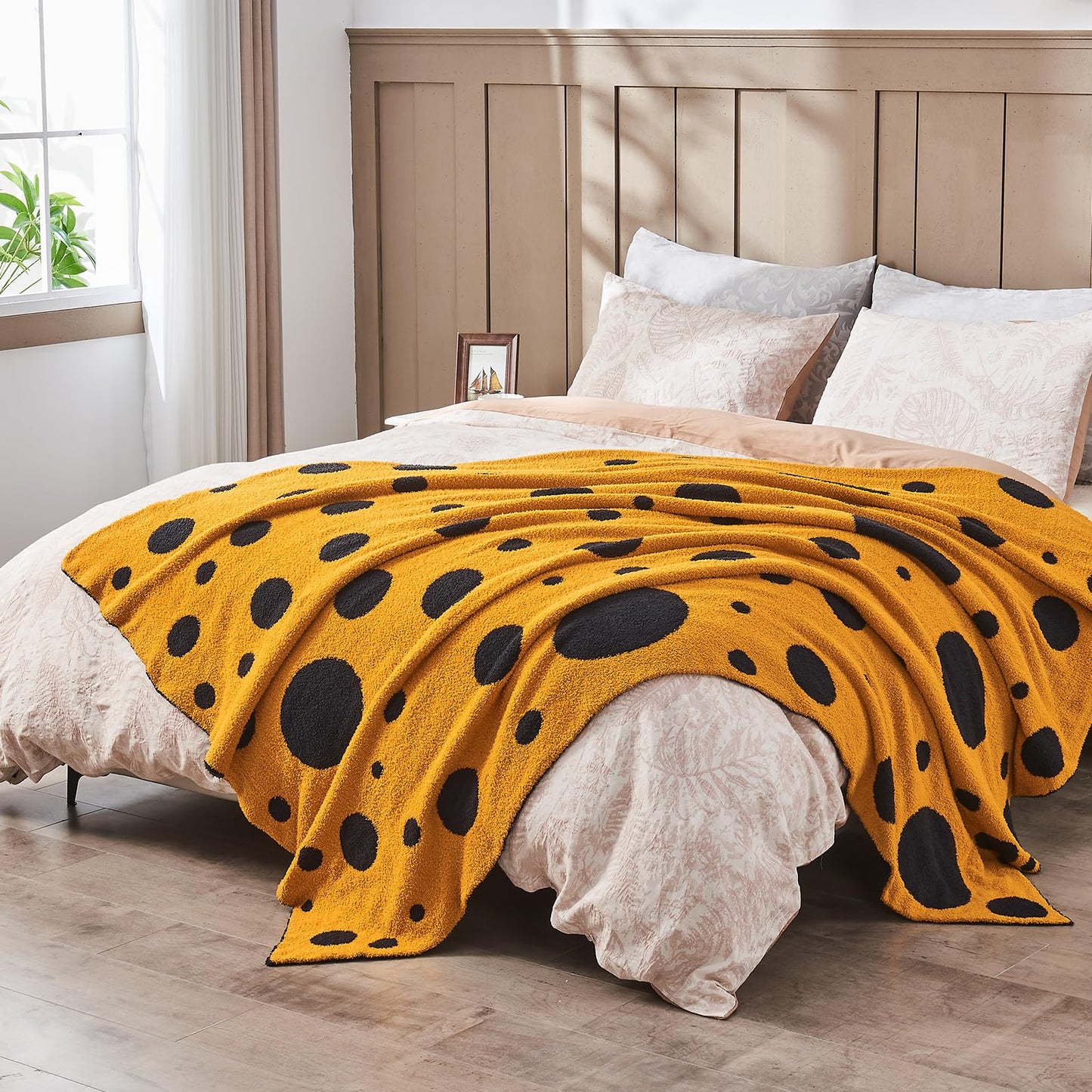Douceur Polka Dot Throw Blanket for Couch Sofa Bed, Reversible Cozy Fluffy Super Soft Bedroom Blanket, Plush Gold Yellow Throw Blanket, 50×60 inches