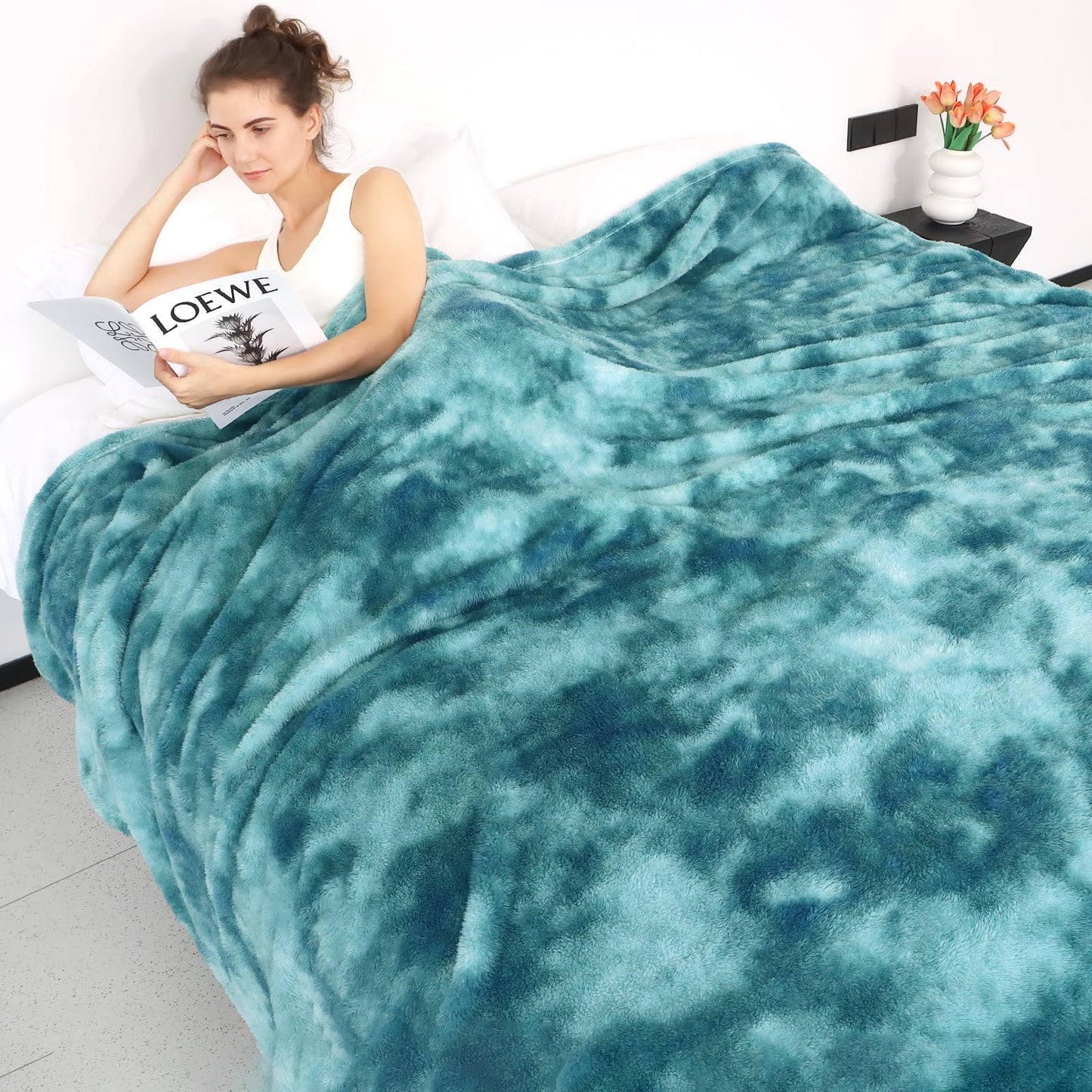 Fleece Throw Blanket Cozy Soft Lightweight Throw Blankets Warm Plush Light Blue Fall Blankets and Throws Couch Sofa Bed Camping Travel Picnic Outdoor Blanket Bedding Kid Baby Boys Girls Adults
