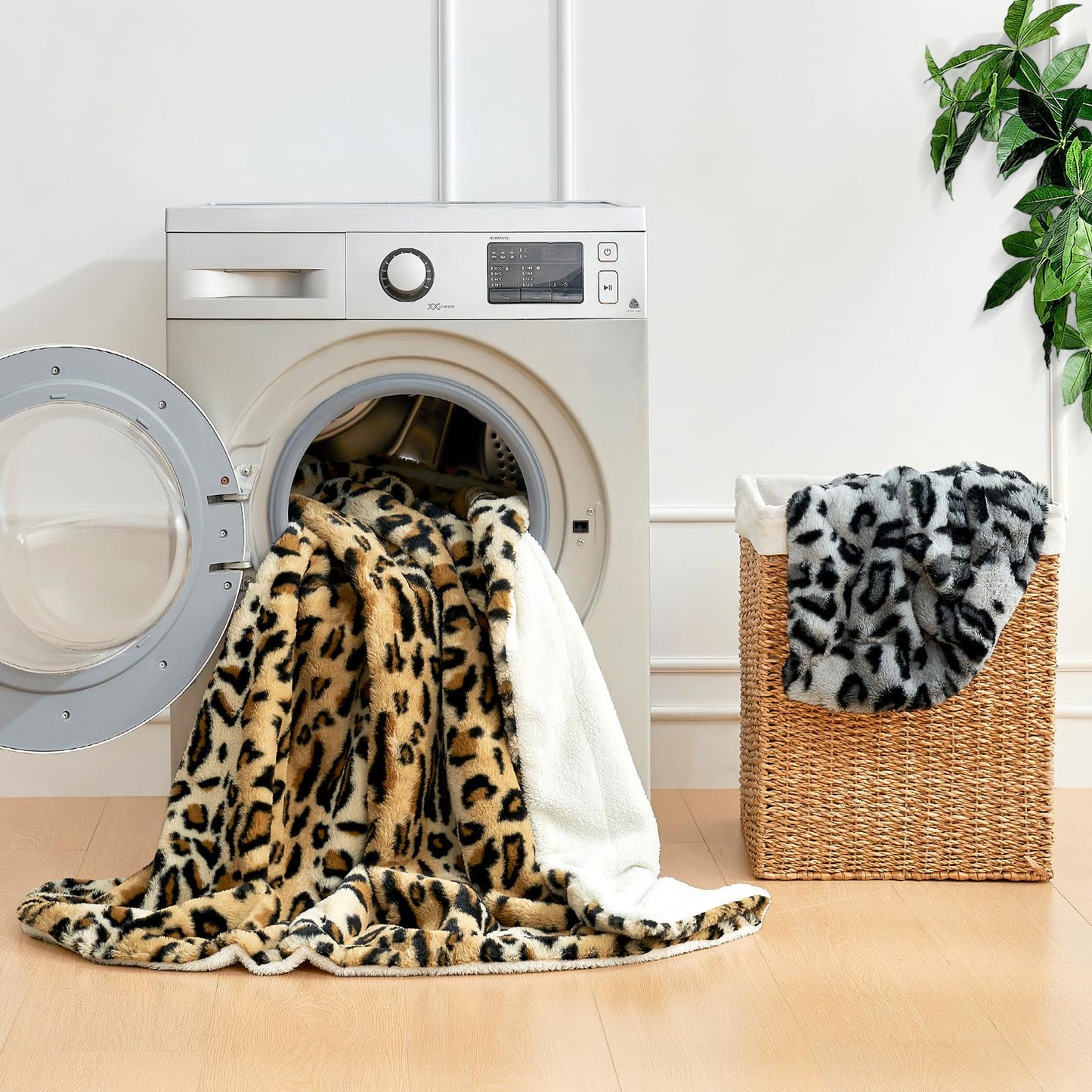 Cozy Bliss Luxury Faux Fur Throw Blanket Leopard Print, Non Shedding Double Sided Sherpa Blankets Super Soft Fluffy Thick Warm Throws Home Decor for Couch Bed Sofa Women,50"*60"Inches Brown Leopard