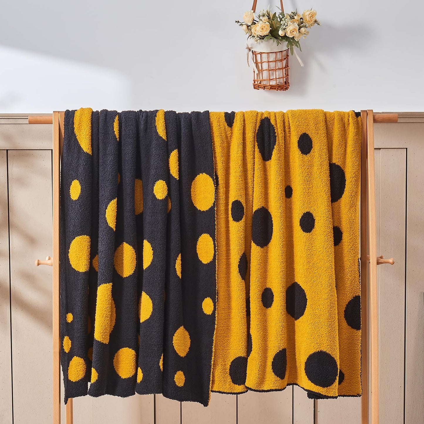 Douceur Polka Dot Throw Blanket for Couch Sofa Bed, Reversible Cozy Fluffy Super Soft Bedroom Blanket, Plush Gold Yellow Throw Blanket, 50×60 inches