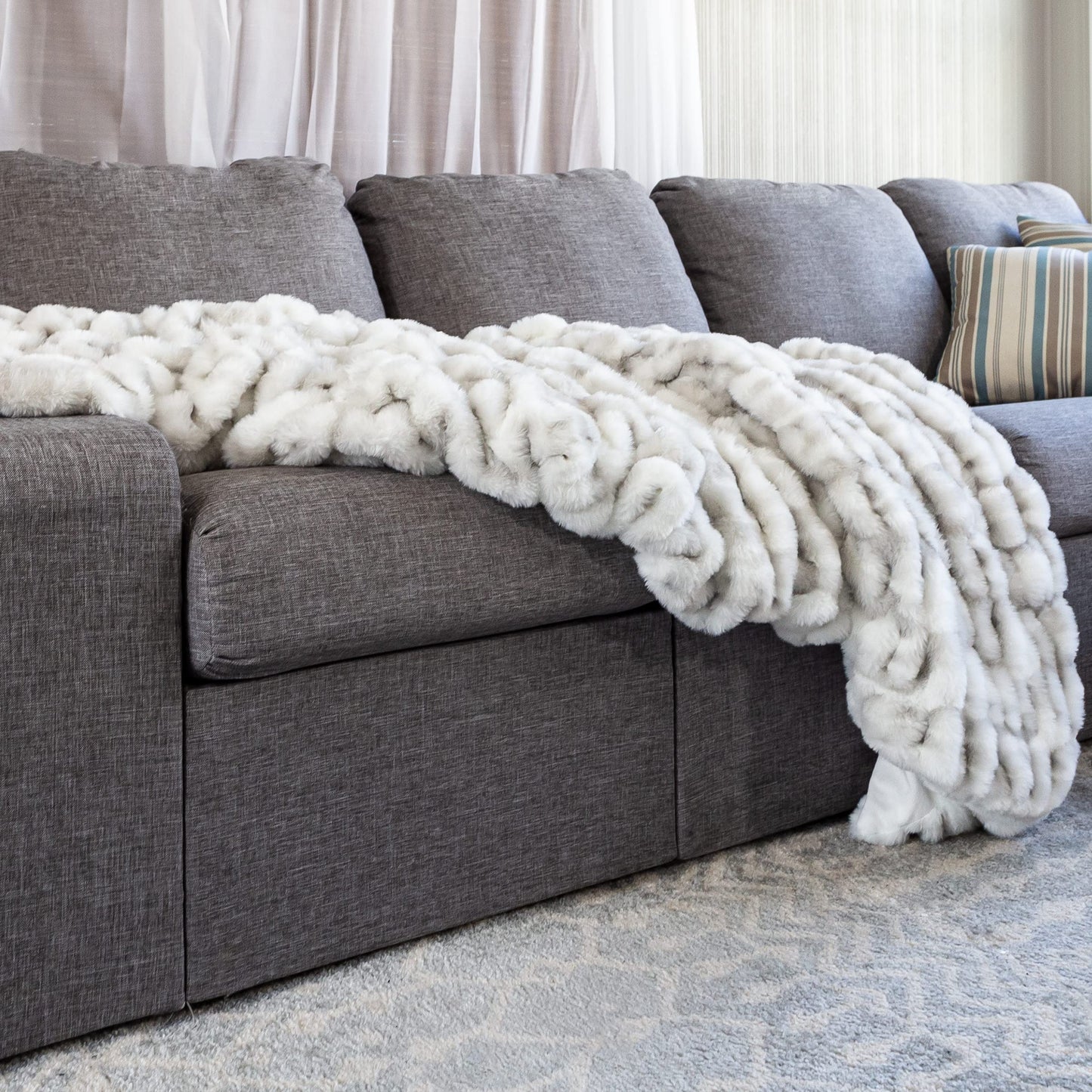 Oversized Ruched Faux Fur Blanket - 60x80-Inch Jacquard Faux Fur Queen-Size Throw for Sofas and Beds - Luxurious Bedding by Lavish Home (Gray)