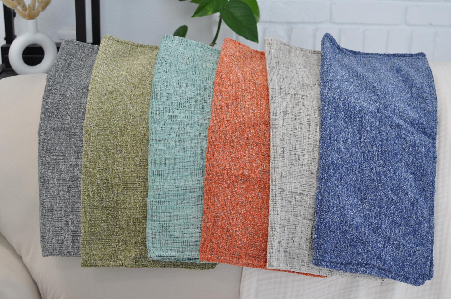 18x18 Pillow Covers for Couch Pillows Mint Green Set of 2, Decorative Soft Textured Cozy Chenille Cushions Covers, Modern Deco Covers for Sofa Pillows, Decor Pillow Covers Square Pillowcase
