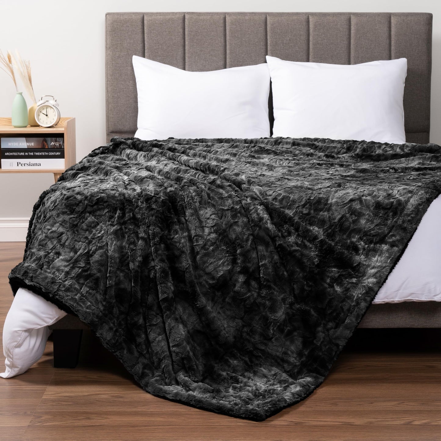 PAVILIA Faux Fur Throw Blanket Twin Tie-Dye Black, Soft Warm Sherpa Blankets & Throws for Bed, Fluffy Plush Thick Fleece Throw Blanket for Couch Sofa, Reversible Furry Shaggy Blanket, Black 60x80