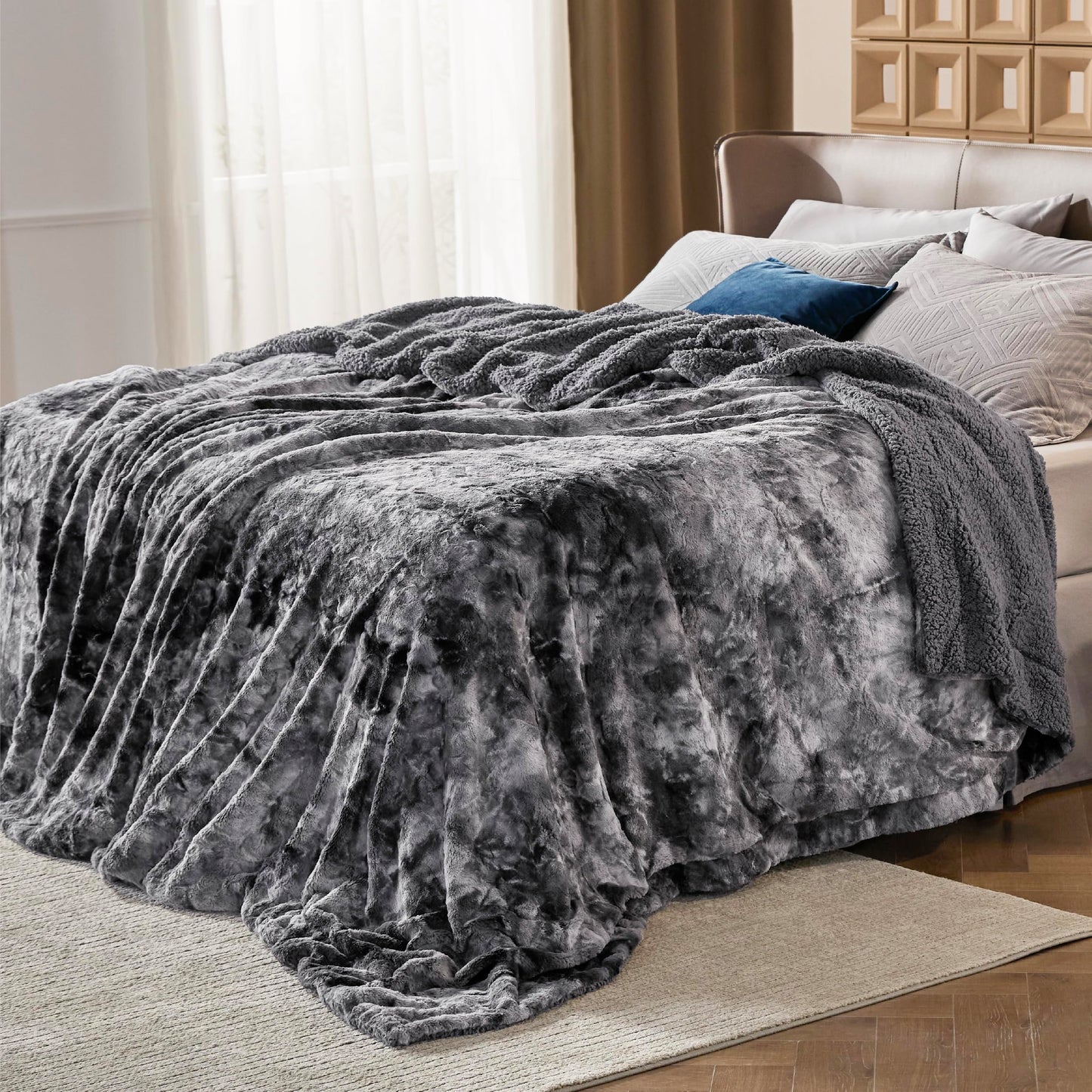 Bedsure Sherpa Fluffy Blanket Queen Size for Bed - Fleece Soft and Cozy Throw for Women, Plush & Fuzzy Faux Fur Blanket for Couch, Sofa and Decor, Tie Dye Design, Grey, 90x90 Inches