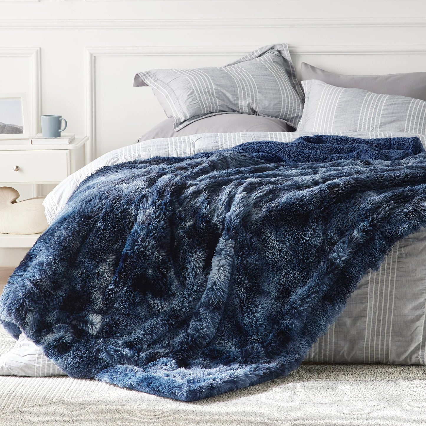 Bedsure Fluffy Tie Dye Navy Blue King Size Blanket for Bed, Thick Soft Sherpa Faux Fur Fleece Bedding Fuzzy Plush Winter Warm Heavy Oversize Large King Blanket, Cozy Blue Gifts for Men Women, 108x90