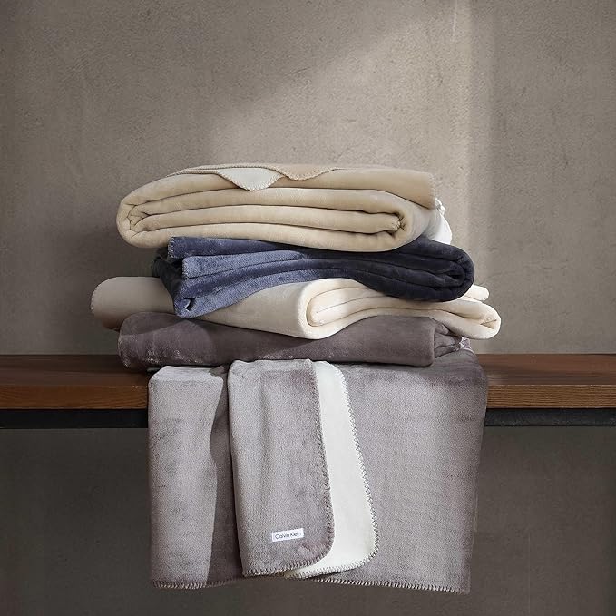 Calvin Klein - Twin Blanket, Super Soft Plush Bedding, Luxury Bed Blanket, Oeko-Tex Certified (Modern Reversible Solid Grey, Twin)