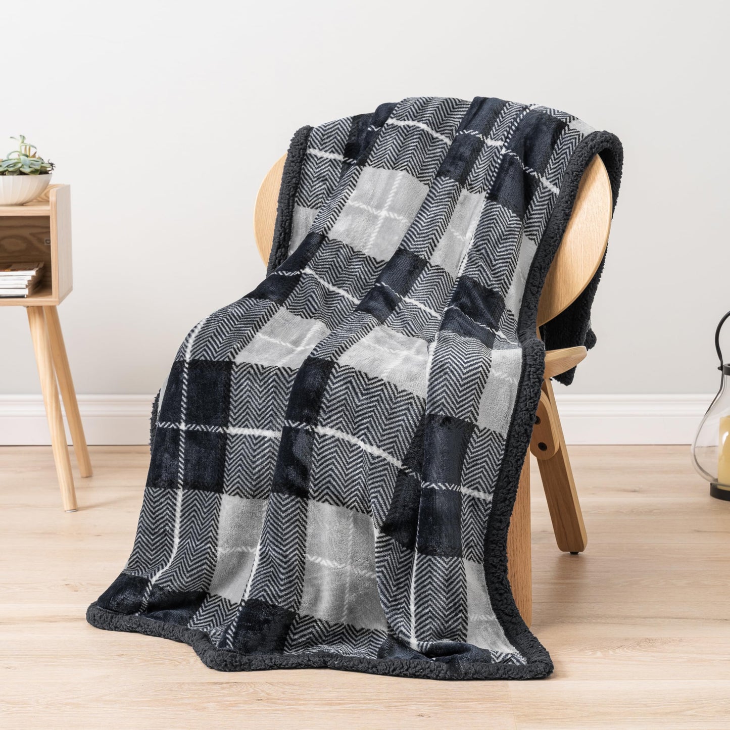 PAVILIA Charcoal Dark Grey Sherpa Throw Blanket for Couch, Plush Flannel Fleece, Soft Fuzzy Cabin for Sofa Bed, Warm Cozy Winter Gift, 50x60