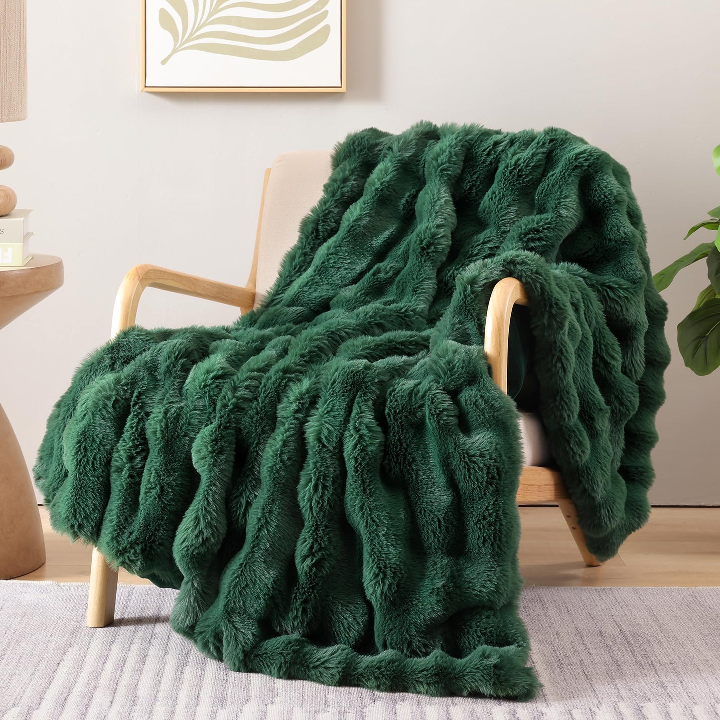 Smoofy Faux Fur Throw Blanket for Couch – Dark Green Fluffy Cozy Rabbit Fleece, Plush Soft Bubble Blanket for Sofa & Bed, for Mom, Warm Fuzzy Home Room Decor Throw 50" x 60"