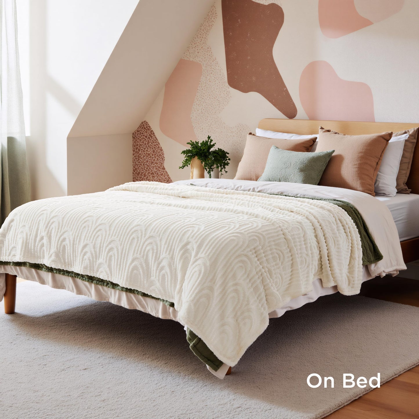 Bedsure Fleece Blanket Queen Size for Bed - Super Soft & Cozy, Fluffy Blankets for Women & Girls, Ideal for Sofa & Couch, White, 90x90 Inches