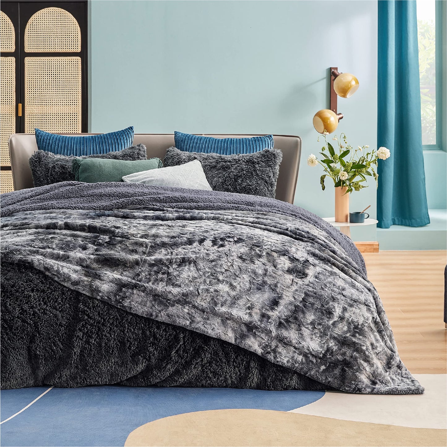 Bedsure Sherpa Fluffy Blanket King Size for Bed - Fleece Soft and Cozy Throw for Women, Plush & Fuzzy Faux Fur Blanket for Couch, Sofa and Decor, Tie Dye Design, Grey, 108x90 Inches