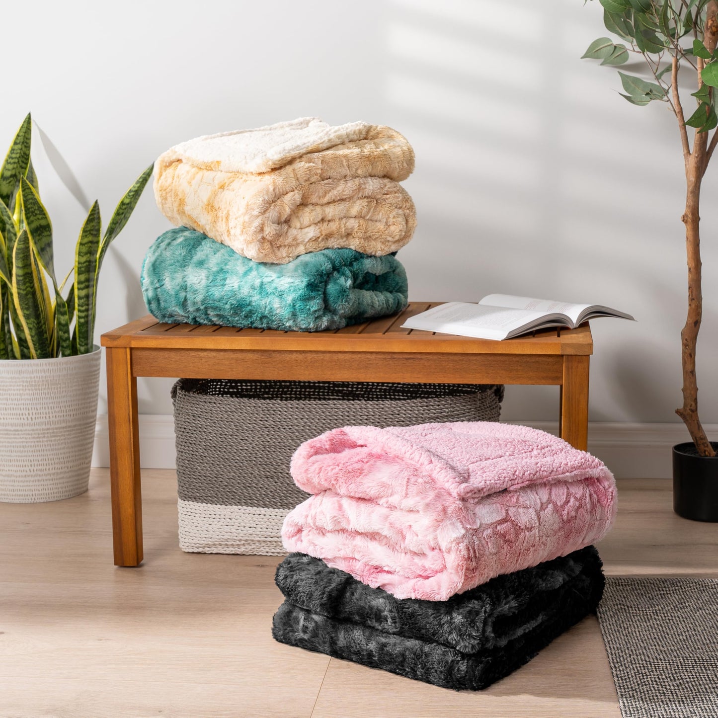 PAVILIA Faux Fur Throw Blanket Twin Tie-Dye Black, Soft Warm Sherpa Blankets & Throws for Bed, Fluffy Plush Thick Fleece Throw Blanket for Couch Sofa, Reversible Furry Shaggy Blanket, Black 60x80