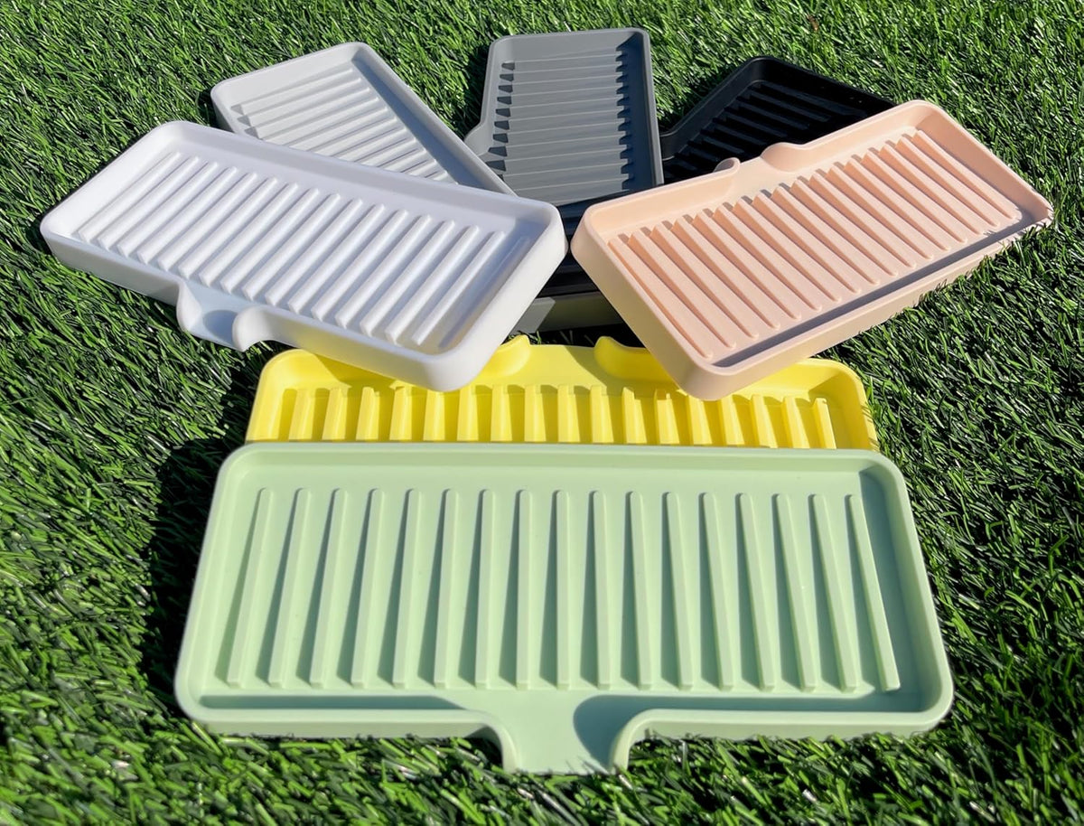 Happitasa Silicone Soap Dish Tray and Sponge Holder with Drain Chute | Bathroom and Kitchen Sink Organizer Caddy (Black, 9"x3.5", 5.6 Ounces)