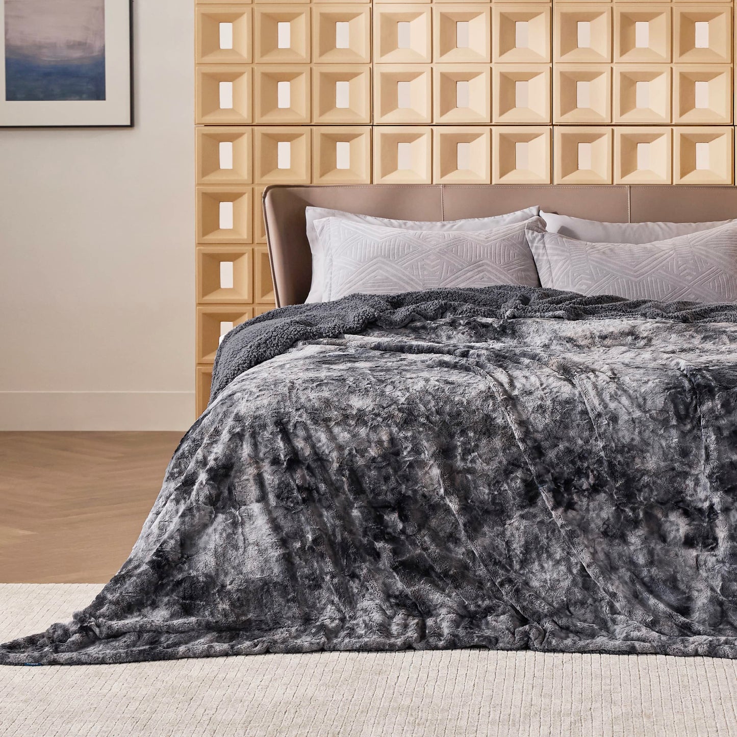 Bedsure Sherpa Fluffy Blanket King Size for Bed - Fleece Soft and Cozy Throw for Women, Plush & Fuzzy Faux Fur Blanket for Couch, Sofa and Decor, Tie Dye Design, Grey, 108x90 Inches