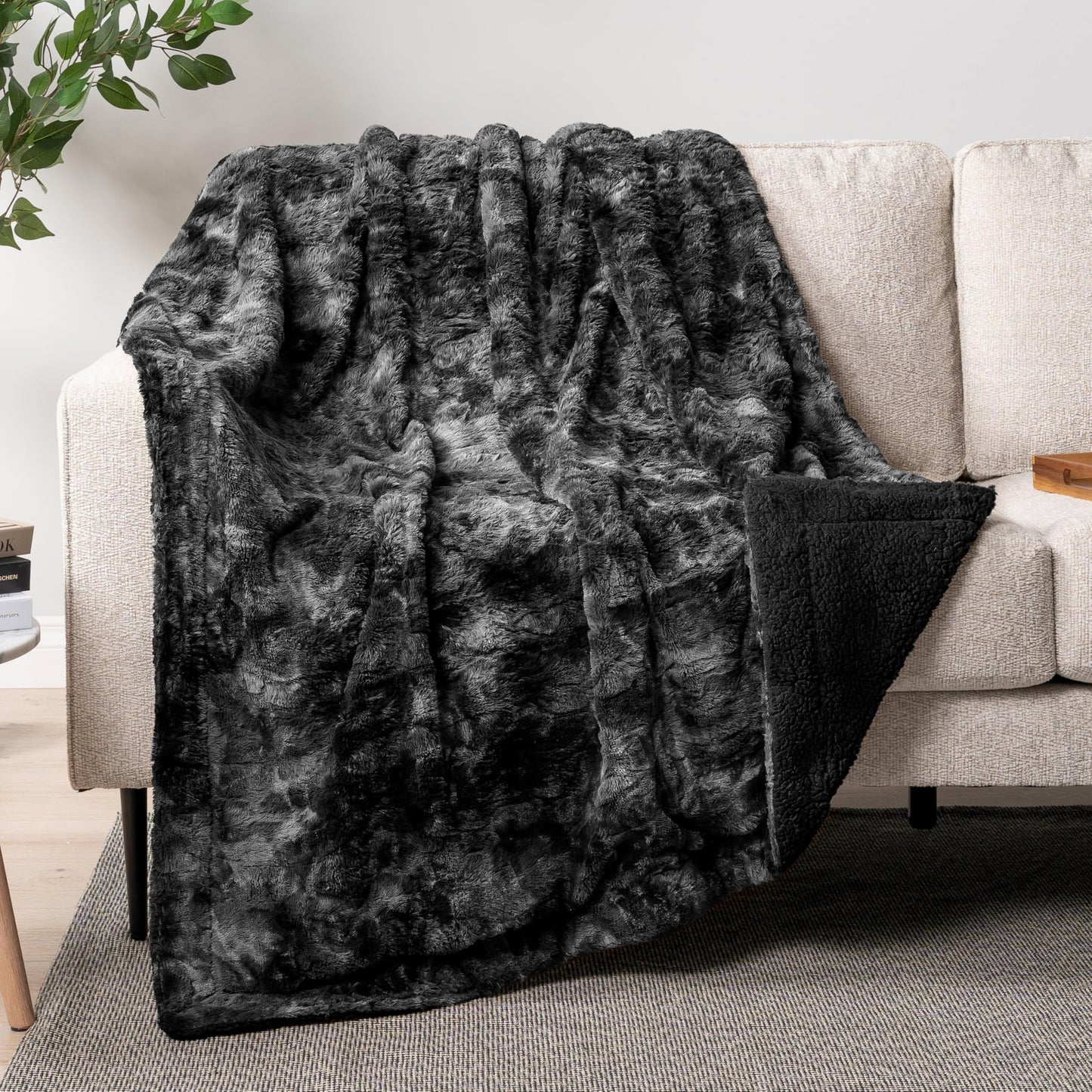 PAVILIA Faux Fur Throw Blanket Twin Tie-Dye Black, Soft Warm Sherpa Blankets & Throws for Bed, Fluffy Plush Thick Fleece Throw Blanket for Couch Sofa, Reversible Furry Shaggy Blanket, Black 60x80