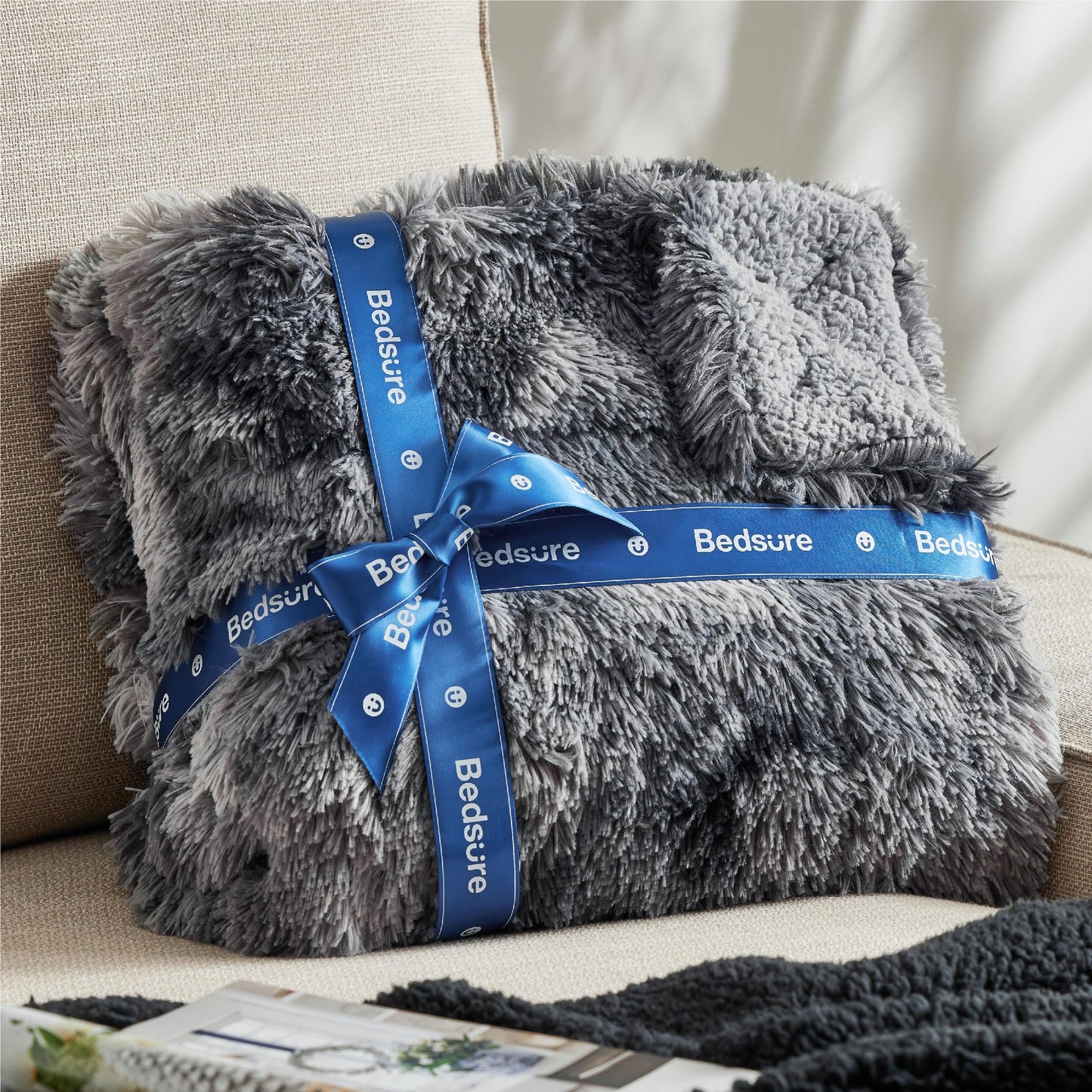 Bedsure Fluffy Throw Blanket Gifts for Women Men, Soft Fleece Sherpa Cozy Fuzzy Plush Warm Minky Thick Faux Fur Throw for Couch, Bed, Home Living Room Decor Bedroom Blanket Gifts for Mom Dad, Grey